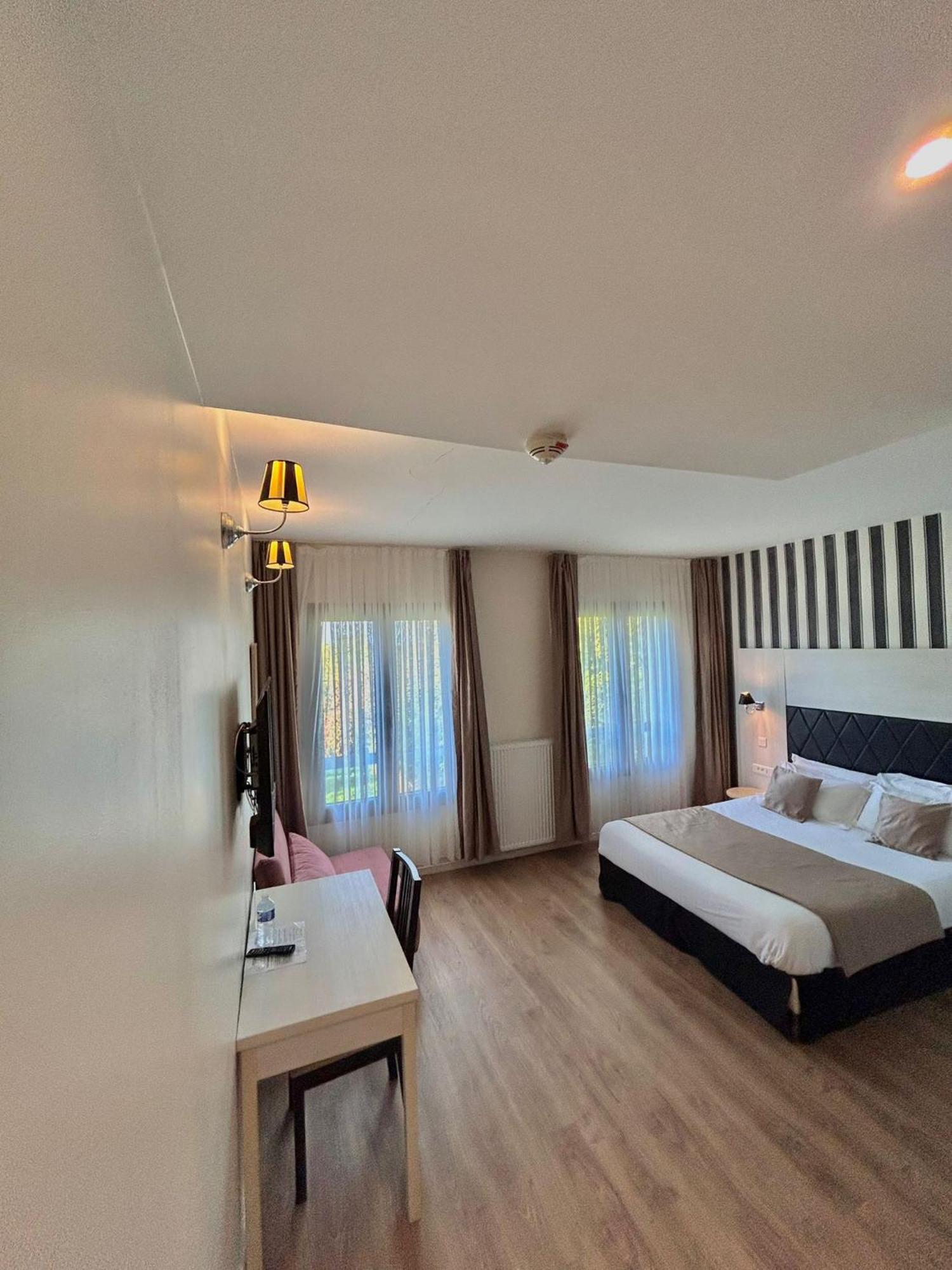 Thoiry Etoile Lodge ภายนอก รูปภาพ
